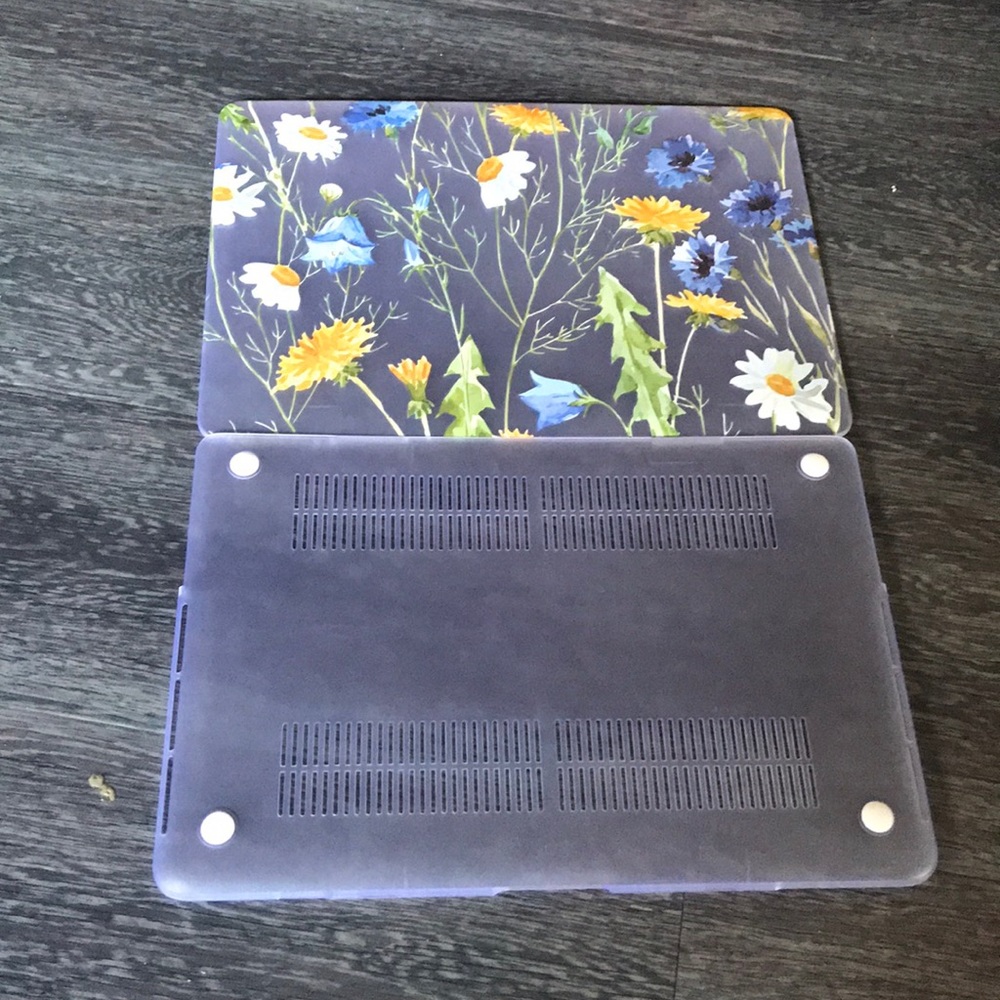 Flowery 15 inch MacBook case